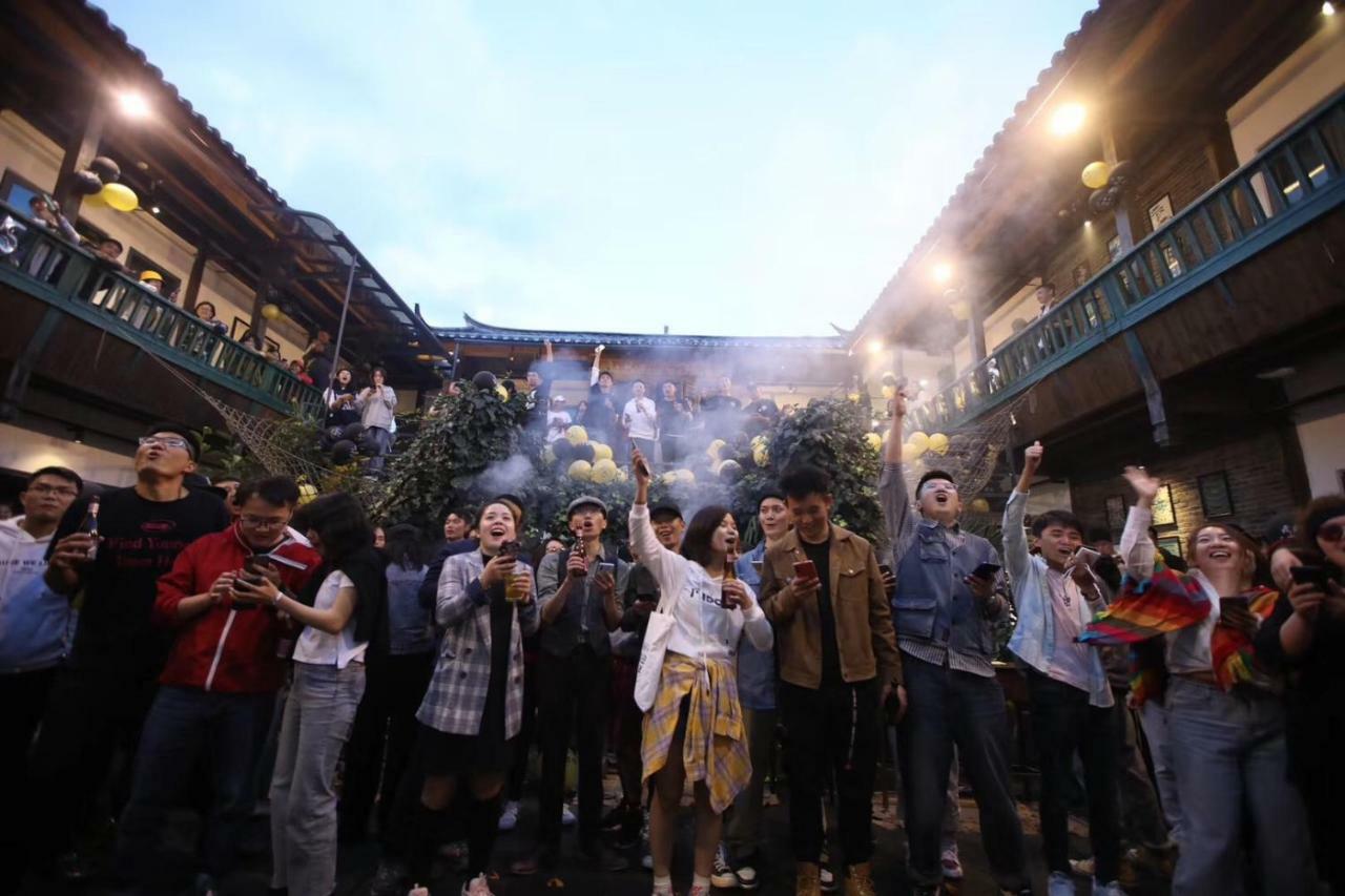 Lijiang Desti Youth Park Hostel Eksteriør billede